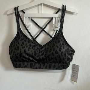 NWT Old navy womans active wear Sports Bra Size large